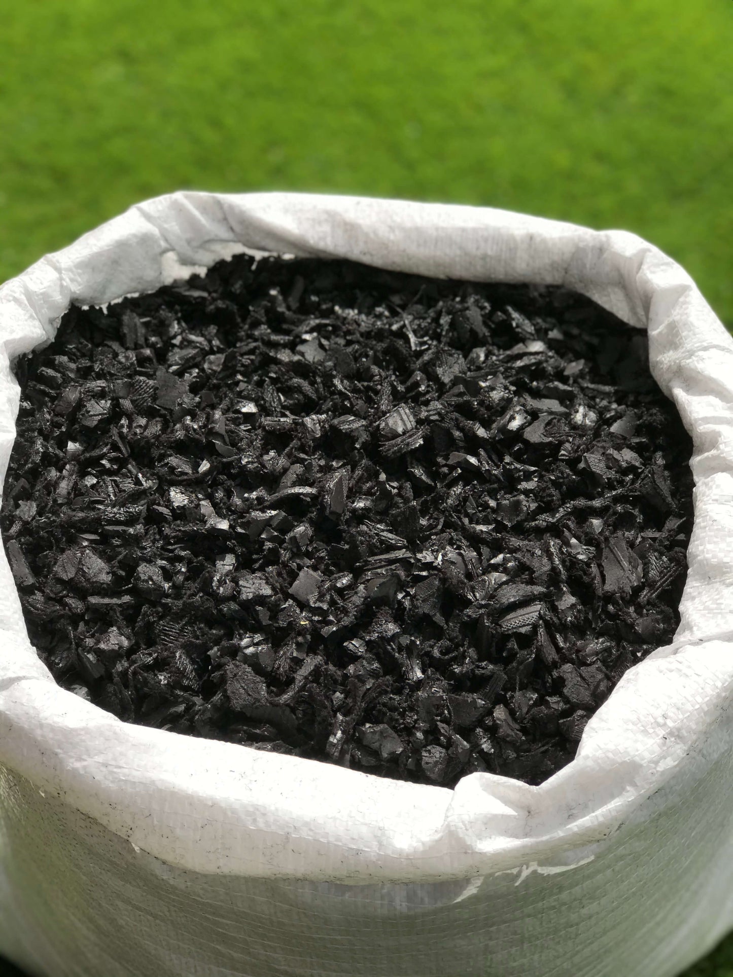 Black Rubber Mulch Play Bark Chip – 20KG ~ 1 SQM