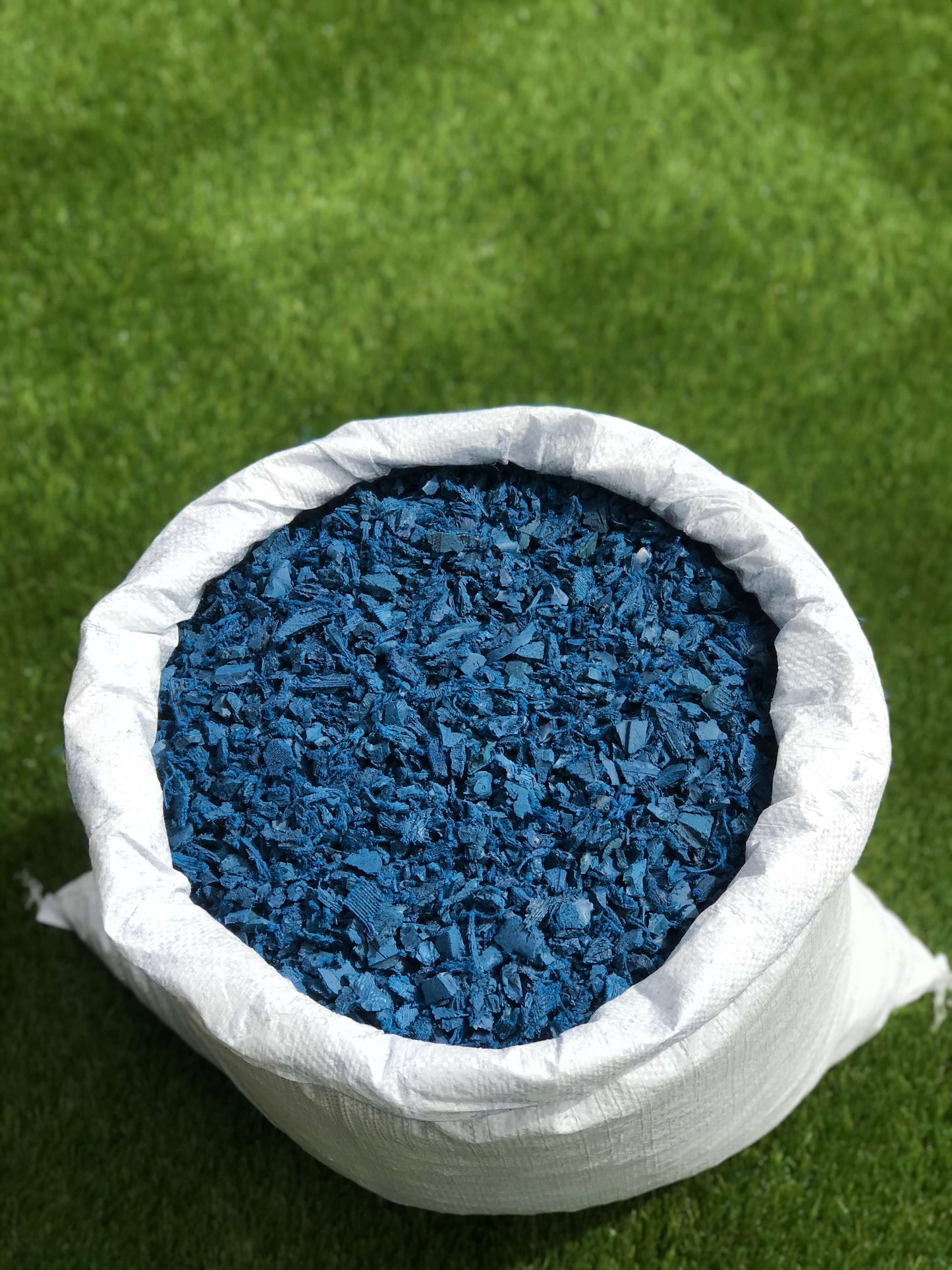 Blue Rubber Mulch Play Bark Chip – 20KG ~ 1 SQM