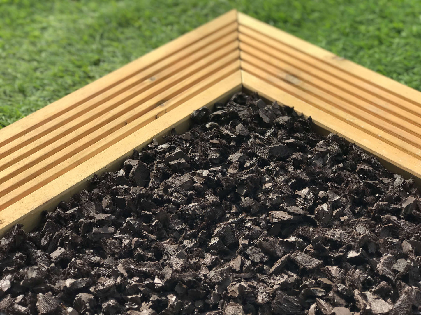 Brown Rubber Mulch Play Bark Chip – 20KG ~ 1 SQM