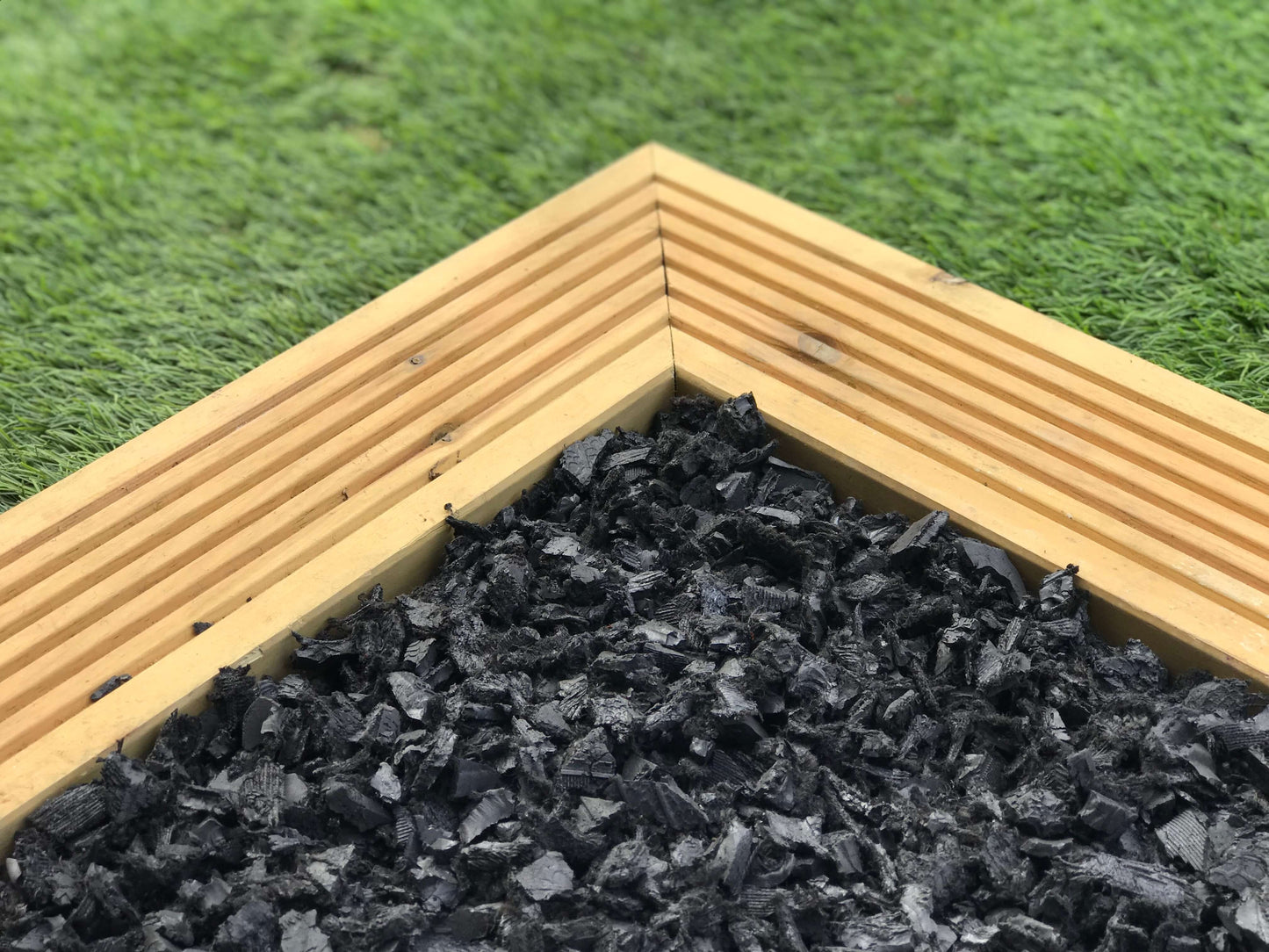 Grey Rubber mulch Play Bark Chip – 500KG ~25 SQM